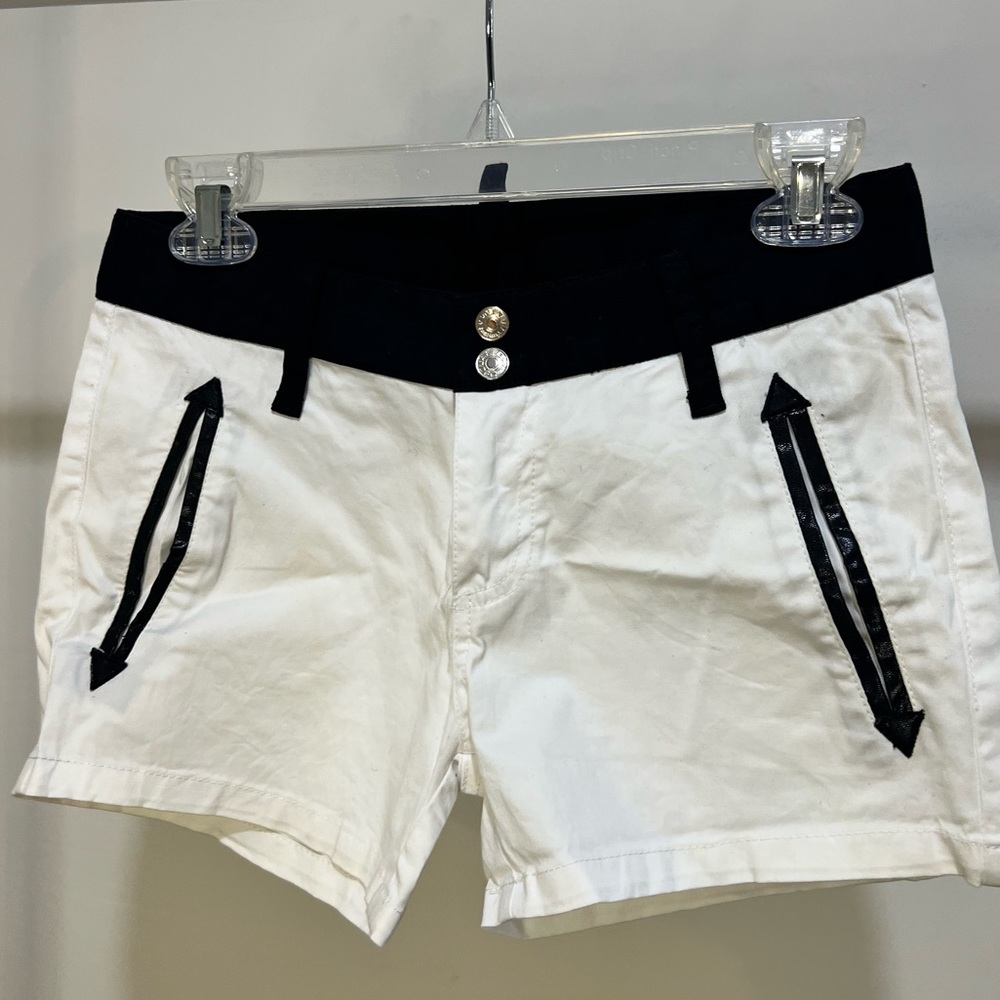 Dsquared 2 white shorts